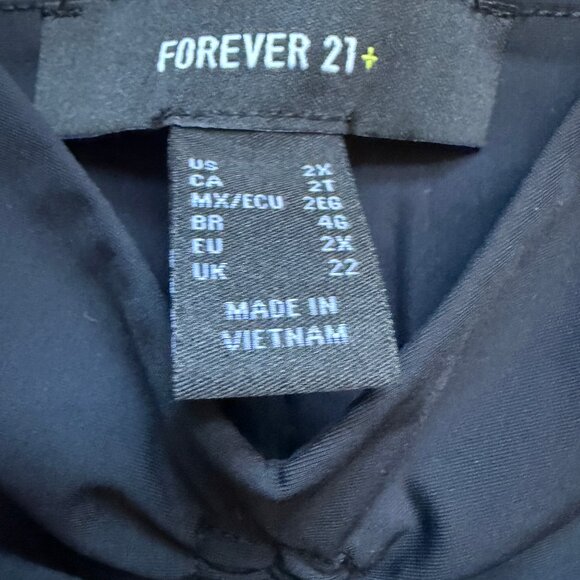 NWT Forever 21+ Bralette Stretch Ruched Bikini Bandeau Bra Top Black Plus Sz 2X - Picture 2 of 12